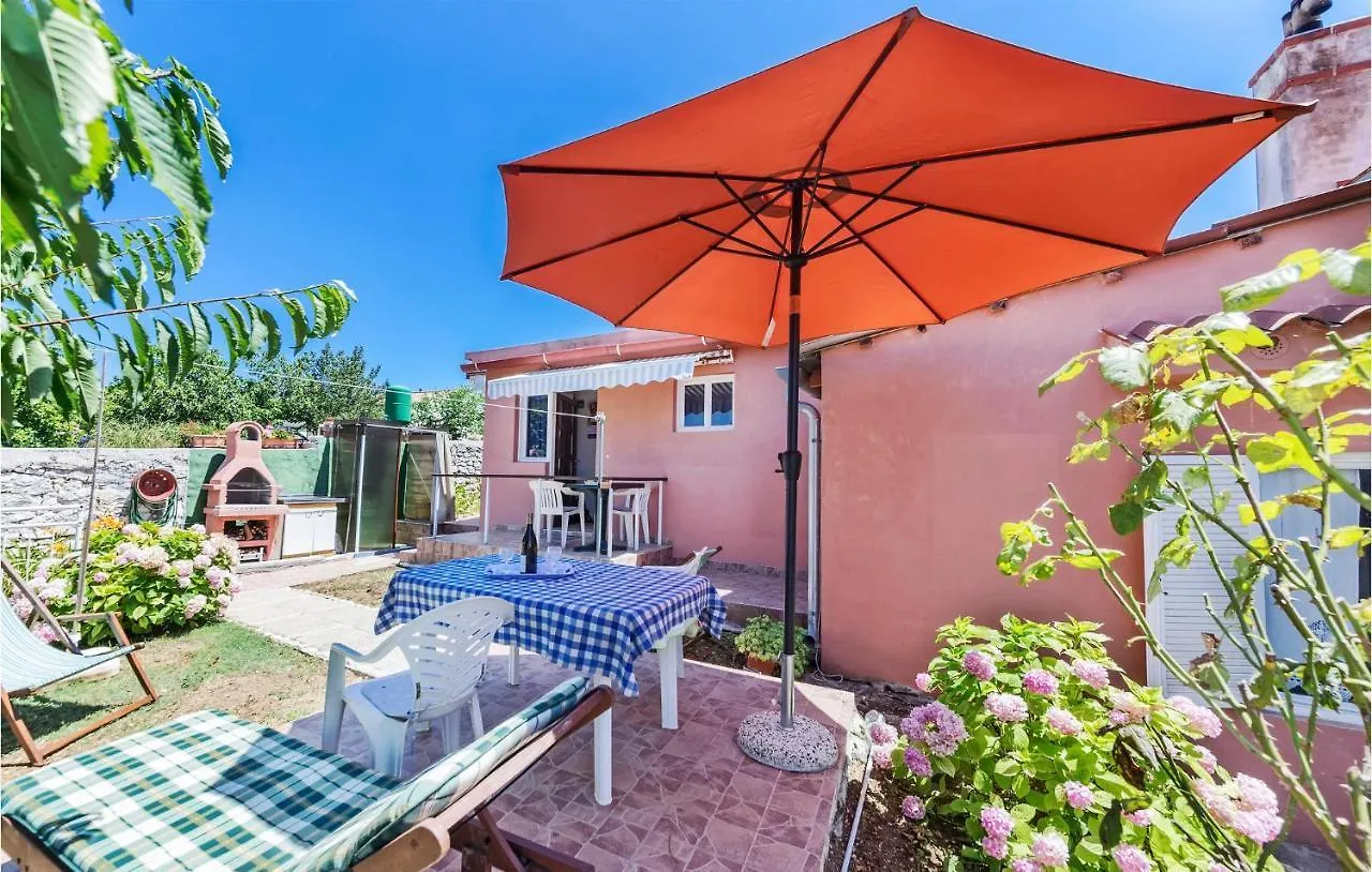 Сasa de vacaciones Awesome Home In Pula With Kitchen Croacia