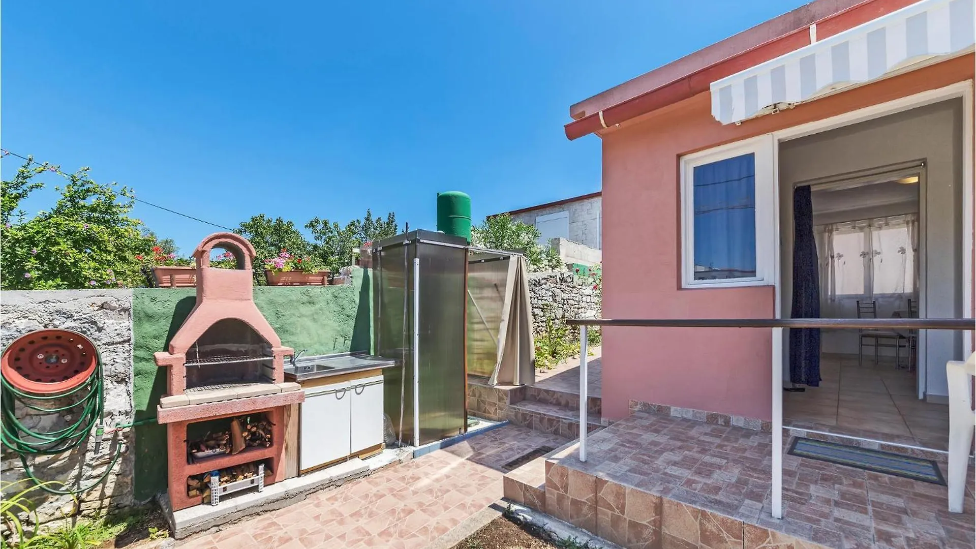 Awesome Home In Pula With Kitchen