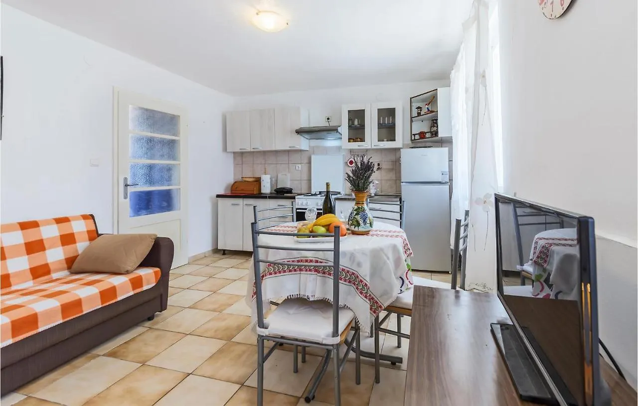 Awesome Home In Pula With Kitchen Dom wakacyjny